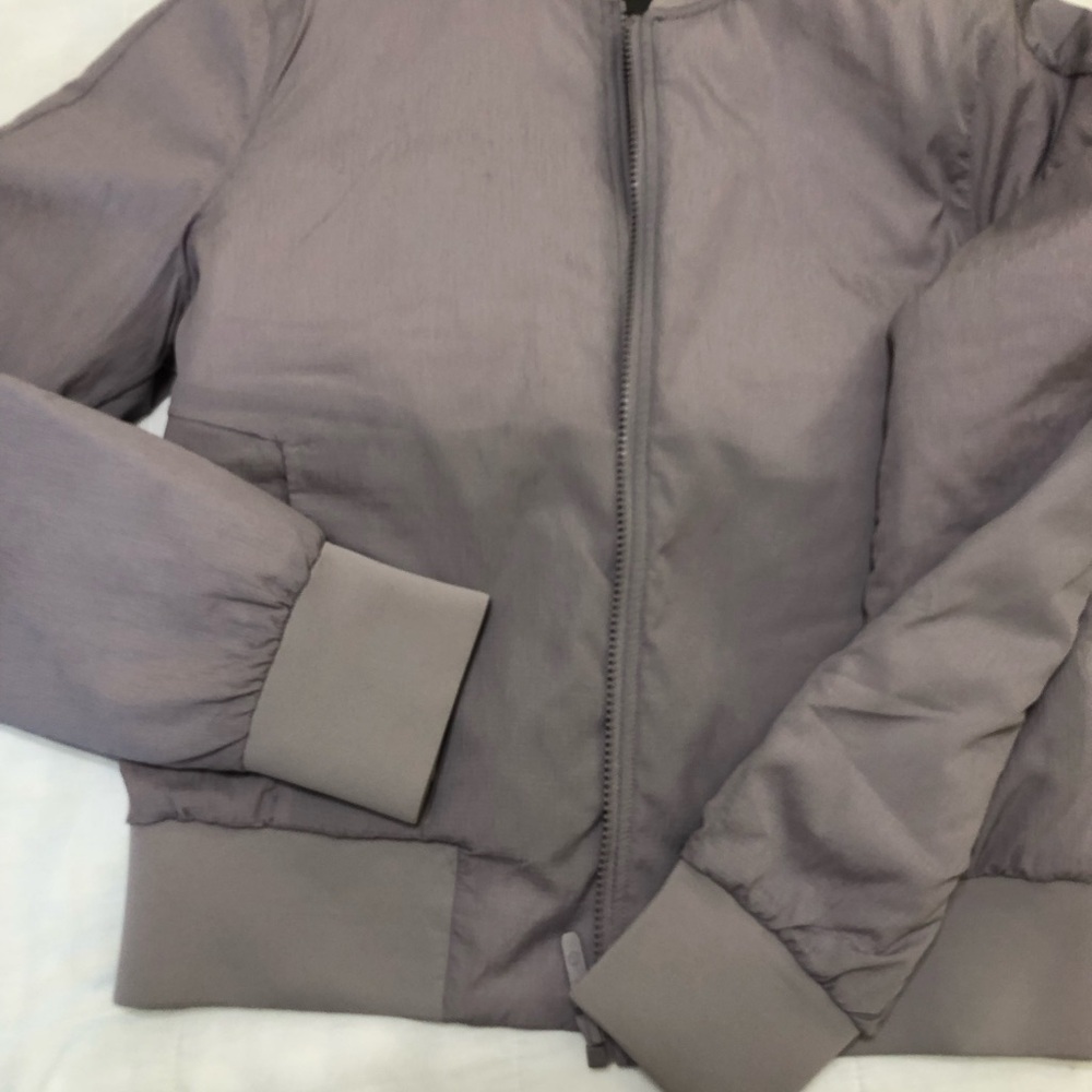 Lululemon Lightweight Jacket Euc - image 8